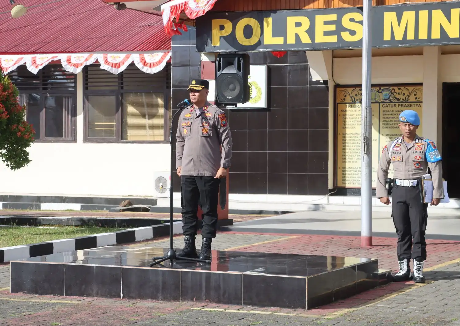 WAKAPOLRES MINAHASA PIMPIN APEL DAN LAKSANAKAN PENGECEKAN PERSONEL SECARA LANGSUNG